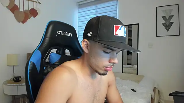 Snapshot of mateoleonee chatting on October 1, 2025, 8:46 pm mateoleonee online show from October 1, 2025, 8:46 pm