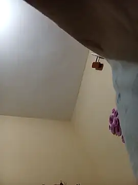 sexxylucia online show from April 26, 2026, 5:21 pm