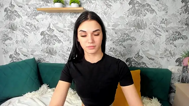 Hellen Moore online show from March 6, 2025, 12:43 am