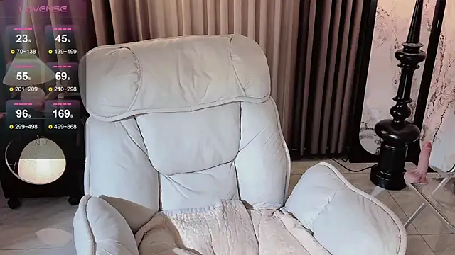 Snapshot of Yaikun0-0 chatting on October 19, 2025, 2:03 am Yaikun0-0 online show from October 19, 2025, 2:03 am