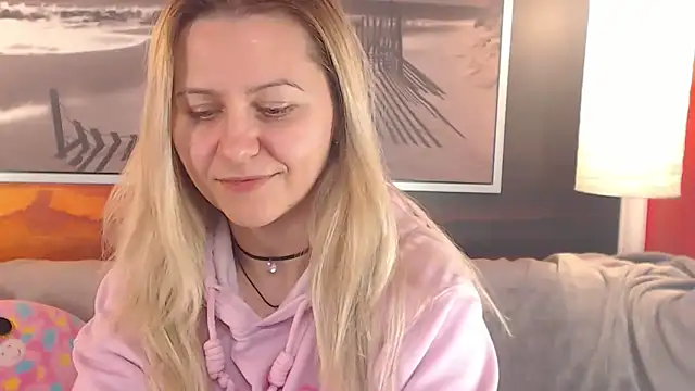 Snapshot of BigBoobsARRI chatting on January 16, 2025, 5:55 pm BigBoobsARRI online show from January 16, 2025, 5:55 pm