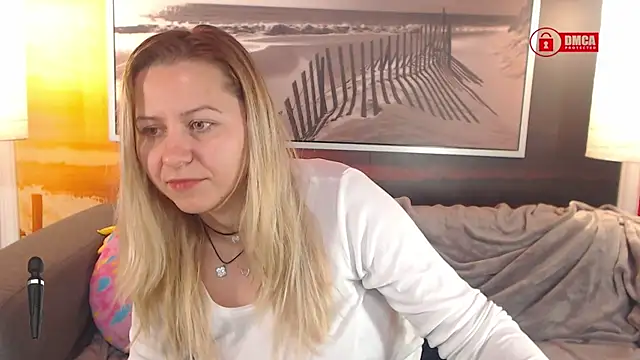 Snapshot of BigBoobsARRI chatting on January 17, 2025, 3:45 am BigBoobsARRI online show from January 17, 2025, 3:45 am