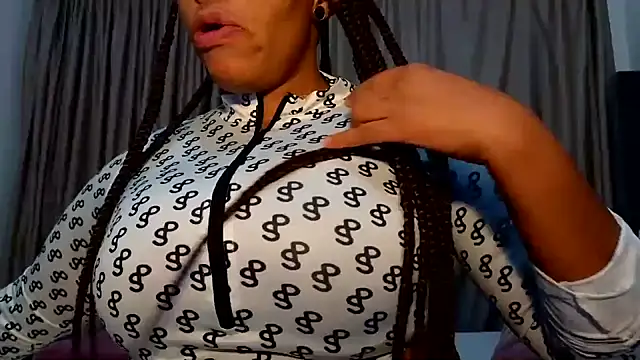 SexyFreaky  online show from January 18, 2026, 7:28 pm