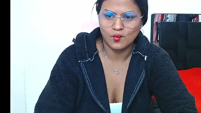 SweetAlmaa online show from February 26, 2025, 9:44 am