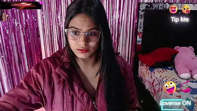 SweetAlmaa online show from July 18, 2026, 10:57 am