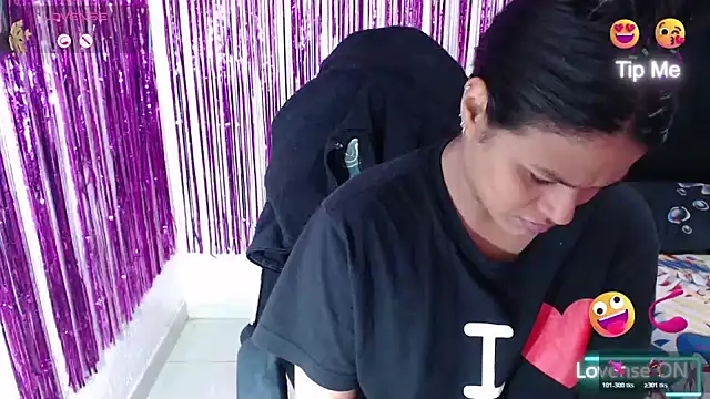 SweetAlmaa online show from February 21, 2026, 11:56 am