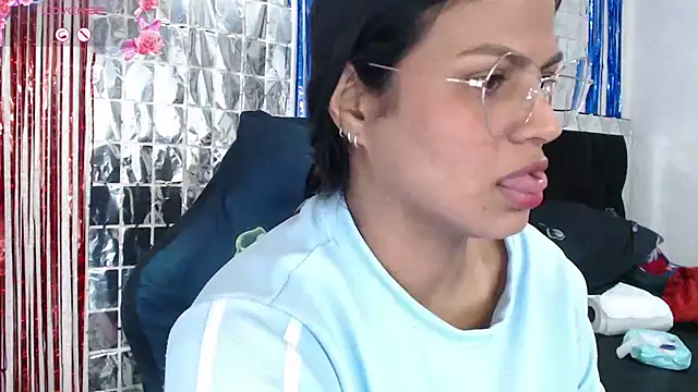 SweetAlmaa online show from October 4, 2025, 11:45 am