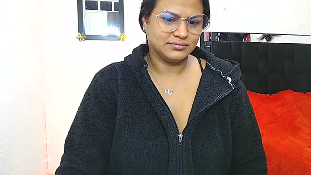 SweetAlmaa online show from February 17, 2025, 9:46 am