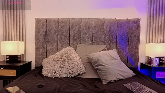 Snapshot of Ema_Stone65 chatting on September 17, 2025, 9:17 pm Ema Stone65 online show from September 17, 2025, 9:17 pm