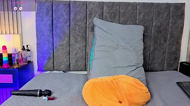 Ema Stone65 online show from February 3, 2026, 2:53 am