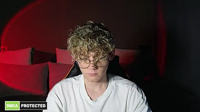 Keytaro online show from March 25, 2026, 2:49 pm