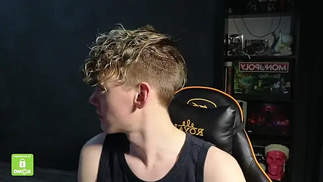 Keytaro online show from November 26, 2025, 5:46 pm