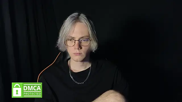 Keytaro online show from May 26, 2026, 3:32 pm