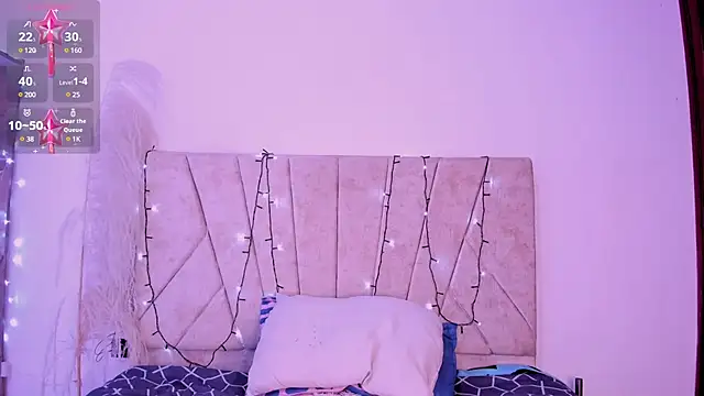 Snapshot of Kaela18 chatting on December 19, 2024, 1:07 pm Kaela18 online show from December 19, 2024, 1:07 pm