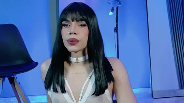 Snapshot of LucyGiraldo chatting on September 27, 2025, 1:23 am LucyGiraldo online show from September 27, 2025, 1:23 am