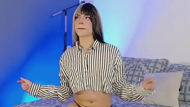 Snapshot of LucyGiraldo chatting on October 22, 2025, 5:40 am LucyGiraldo online show from October 22, 2025, 5:40 am