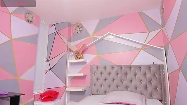 Isa little4u online show from February 21, 2025, 1:44 am