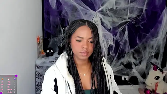 Snapshot of Marce_22 chatting on October 26, 2025, 3:40 am Marce 22 online show from October 26, 2025, 3:40 am