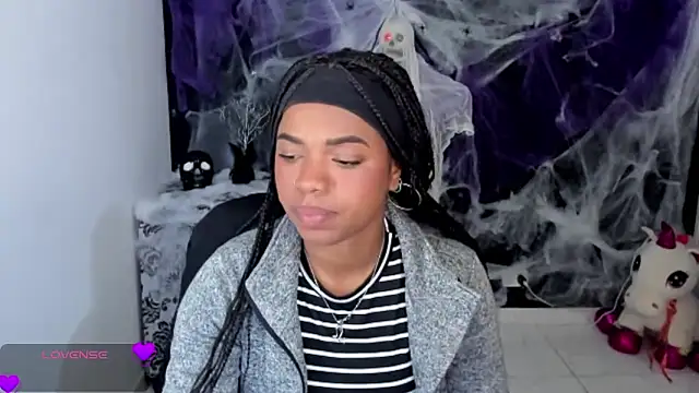 Snapshot of Marce_22 chatting on October 10, 2025, 11:16 pm Marce 22 online show from October 10, 2025, 11:16 pm