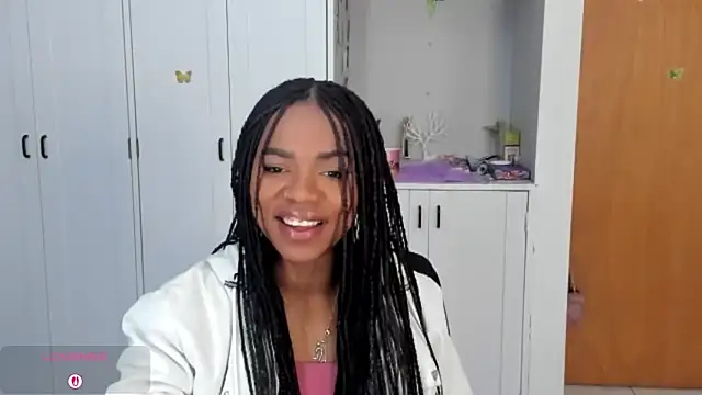 Snapshot of Marce_22 chatting on September 28, 2025, 9:11 pm Marce 22 online show from September 28, 2025, 9:11 pm