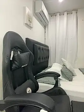 Snapshot of Belissa_miller chatting on September 24, 2025, 7:31 pm Belissa miller online show from September 24, 2025, 7:31 pm