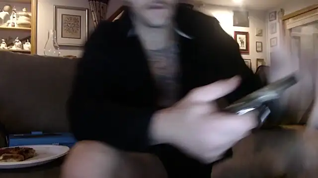 Snapshot of UnCuTupTheBuTT chatting on October 30, 2025, 4:22 am UnCuTupTheBuTT online show from October 30, 2025, 4:22 am