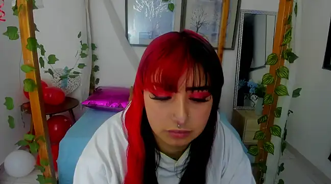 lussyevans24 online show from February 21, 2025, 4:07 am