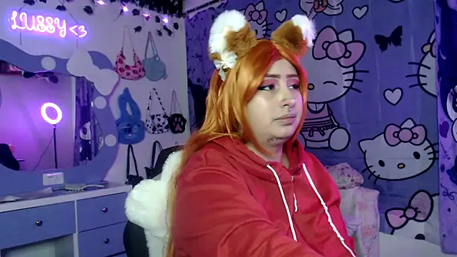 Snapshot of lussyevans24 chatting on October 1, 2025, 3:44 am lussyevans24 online show from October 1, 2025, 3:44 am