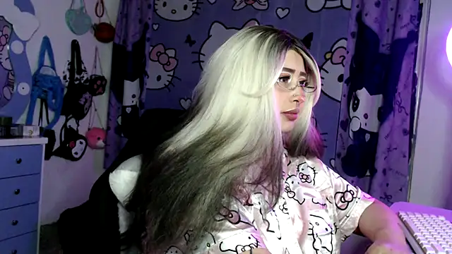 lussyevans24 online show from April 14, 2026, 3:44 am