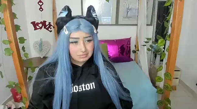 lussyevans24 online show from March 12, 2025, 3:24 am