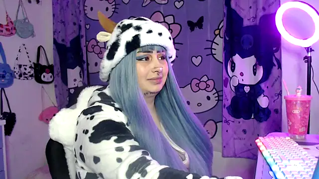 Snapshot of lussyevans24 chatting on October 8, 2025, 5:53 am lussyevans24 online show from October 8, 2025, 5:53 am