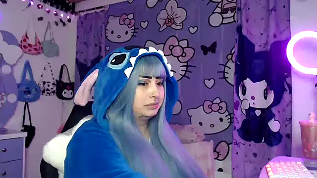 Snapshot of lussyevans24 chatting on October 6, 2025, 4:57 am lussyevans24 online show from October 6, 2025, 4:57 am