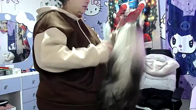 lussyevans24 online show from December 23, 2025, 6:23 am