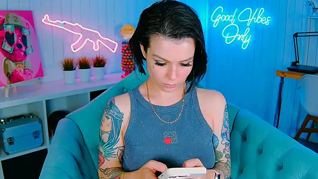 My toys pink online show from September 22, 2025, 11:00 pm