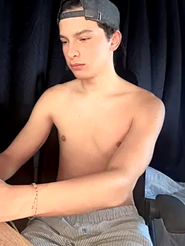 Snapshot of cybercosmiiic chatting on October 2, 2025, 7:39 pm cybercosmiiic online show from October 2, 2025, 7:39 pm