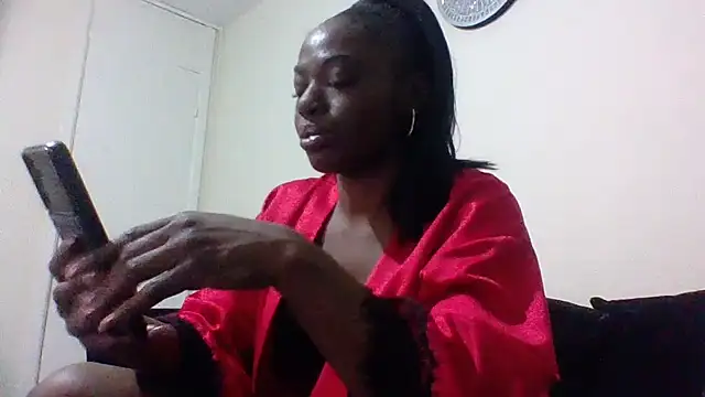 Snapshot of Cinderella_Jewels_ chatting on March 14, 2025, 1:27 am Cinderella Jewels  online show from March 14, 2025, 1:27 am