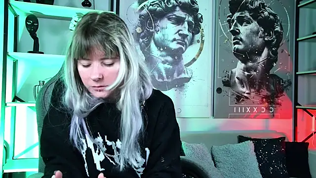 LexiWenford online show from April 8, 2026, 2:57 am