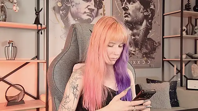 LexiWenford online show from July 13, 2026, 3:39 am