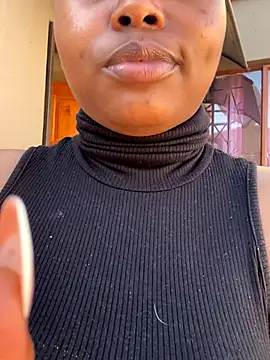 DiamondGoddes online show from October 22, 2025, 2:38 pm