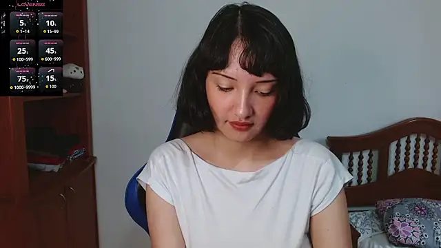 alexaa08 online show from October 10, 2025, 1:23 pm