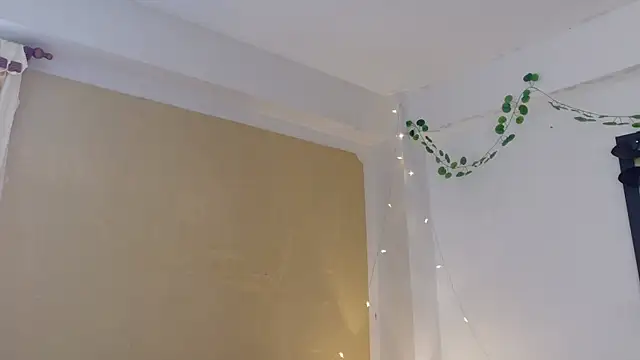 kittyzenn online show from April 10, 2026, 3:52 pm