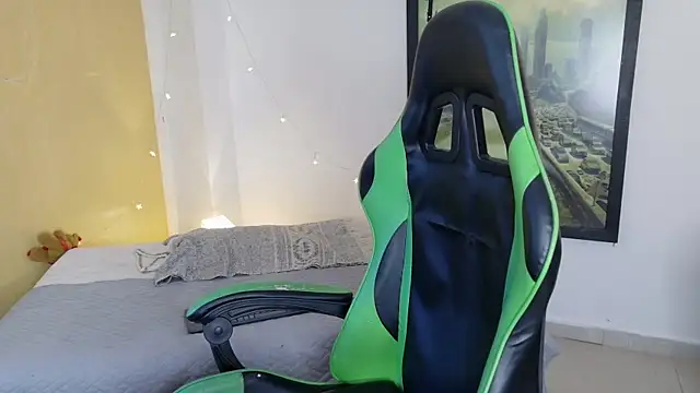 kittyzenn online show from April 2, 2026, 2:13 pm