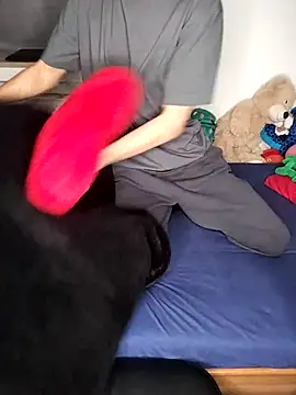 Dennis 2024 online show from October 21, 2025, 5:40 am