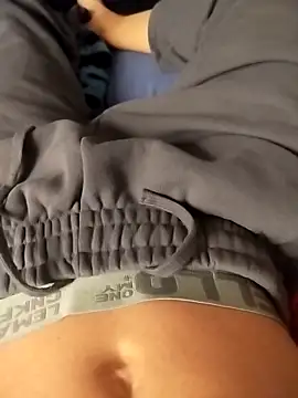 Dennis 2024 online show from October 15, 2025, 1:37 am