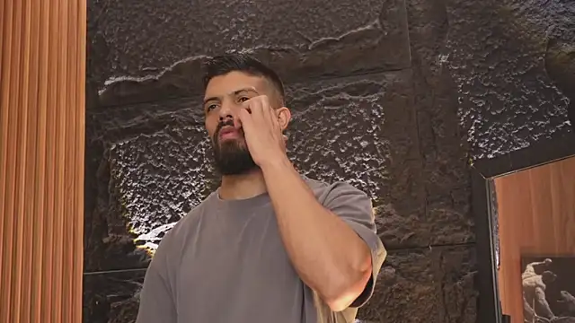 Snapshot of DannSaenz chatting on October 6, 2025, 3:13 pm DannSaenz online show from October 6, 2025, 3:13 pm