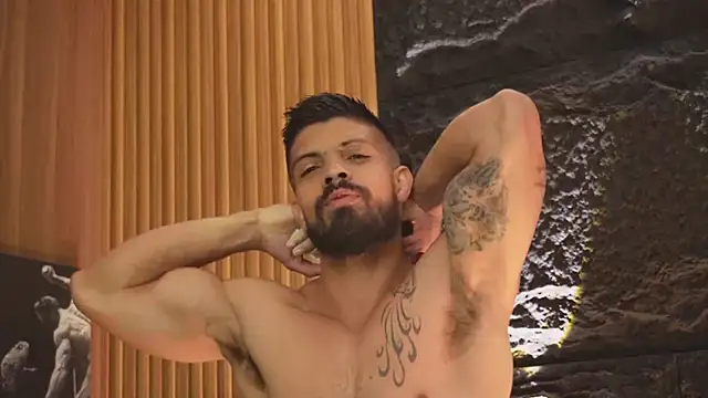 Snapshot of DannSaenz chatting on October 5, 2025, 1:46 pm DannSaenz online show from October 5, 2025, 1:46 pm