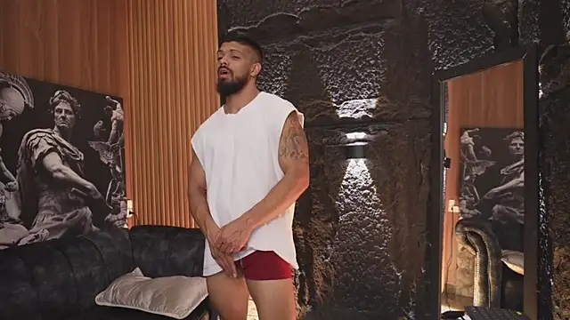 Snapshot of DannSaenz chatting on October 17, 2025, 12:14 am DannSaenz online show from October 17, 2025, 12:14 am