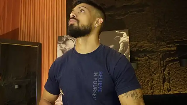 Snapshot of DannSaenz chatting on September 23, 2025, 11:39 am DannSaenz online show from September 23, 2025, 11:39 am