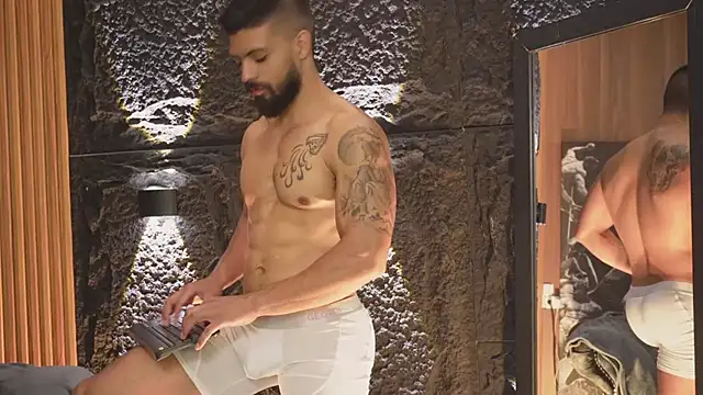 Snapshot of DannSaenz chatting on October 7, 2025, 2:18 pm DannSaenz online show from October 7, 2025, 2:18 pm