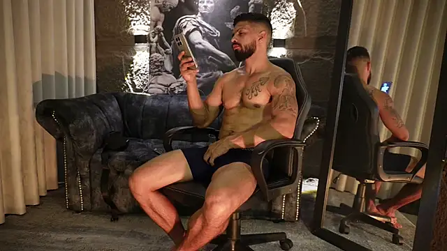 Snapshot of DannSaenz chatting on February 13, 2026, 2:00 am DannSaenz online show from February 13, 2026, 2:00 am